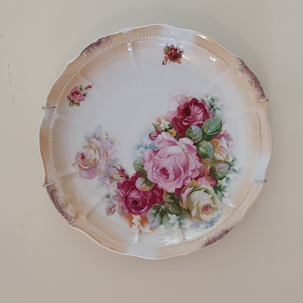 Vintage Decorative wall plate, roses and gold tones, wall hanging